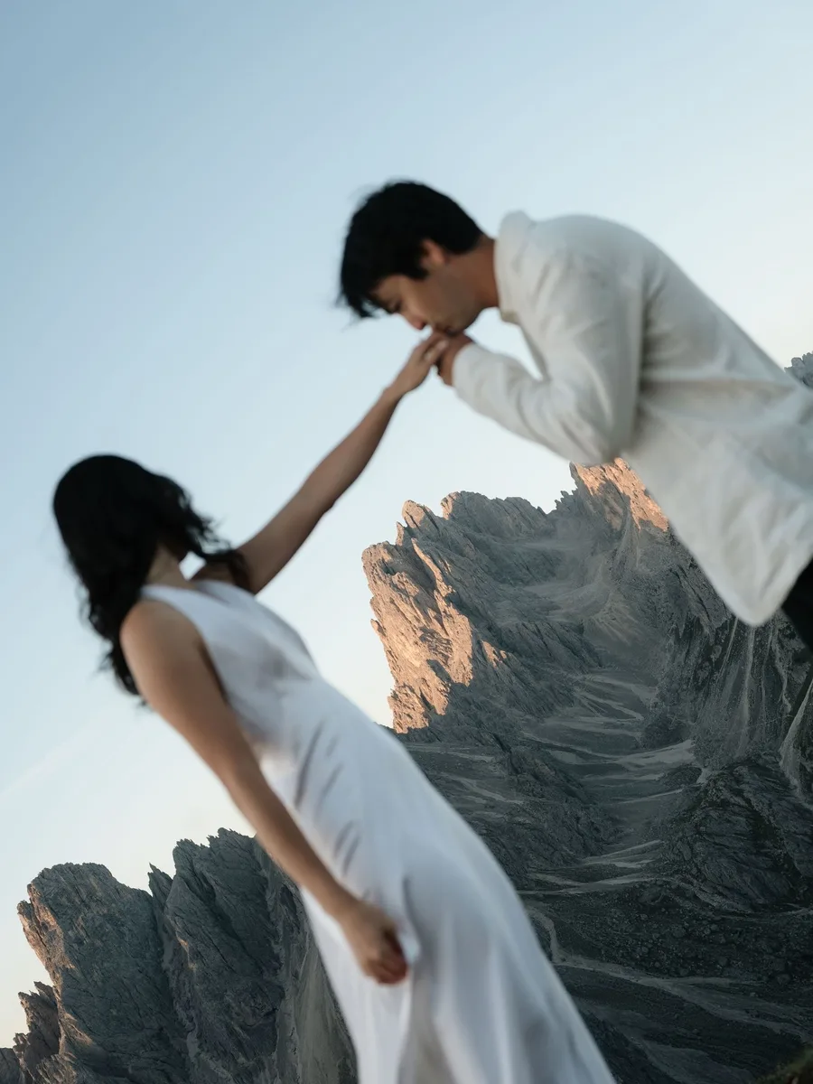 Candid wedding photography by Gemy Campei